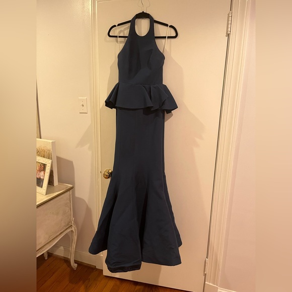 Halston heritage gown - Picture 2 of 6